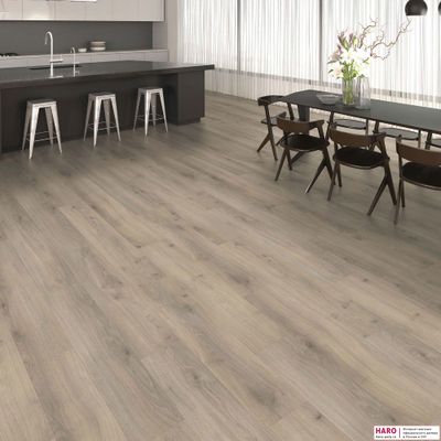 Ламинат Haro Tritty 200 Aqua Дуб Эмилия Вельвет Серый 540244 33 класс толщина 8 мм с фаской 1.98 м2