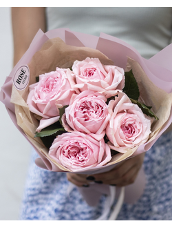 5 розовых пионовидных роз