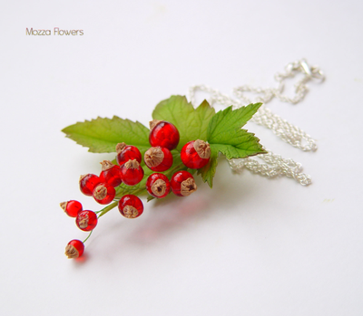 Кулон "Красная смородина".