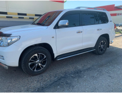 Защита штатного порога d60 для Toyota Land Cruiser 200 2007-2012