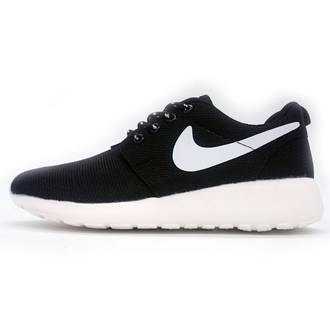 Nike Roshe run черные с белым, классика (36 ЕВРО)