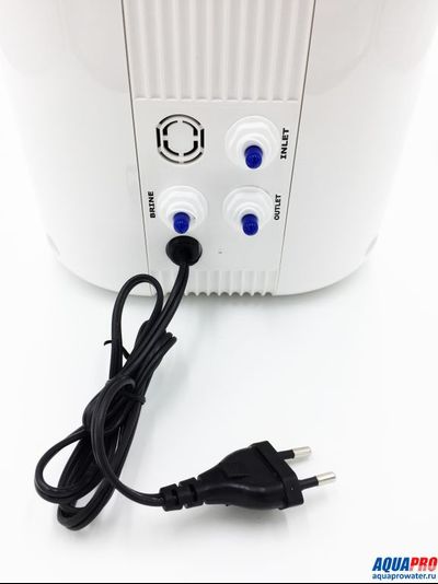 Безбаковая система обратного осмоса AquaPro AQB-600DF с дисплеем загрязненности картриджей