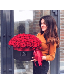 51 красная Роза в большой коробке