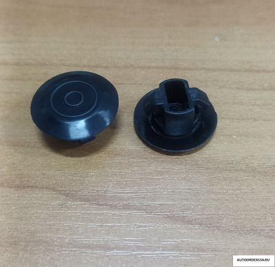 Заглушка порогов Toyota малая