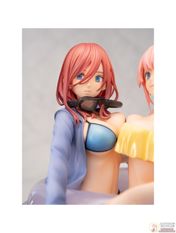 Фигурка 1/7 Мику Накано и Итика Накано (Miku Nakano,  Ichika Nakano)
