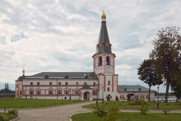 Колокольня Валдайского Иверского монастыря