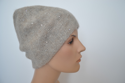 Женская итальянская бежевая шапка