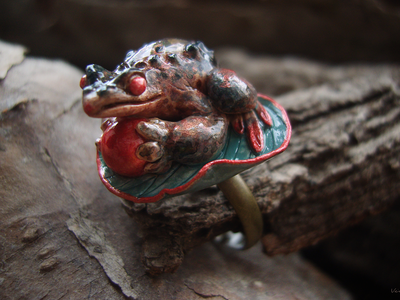 Фэнтезийное кольцо с опалом "Принц-лягушка Восточного Королевства"