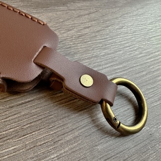 Коричневый чехол для ключа Toyota LC200, Prius, Prado с 2 кнопками (2009-2017)