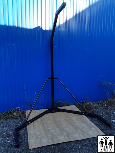 Стойка угловая для боксерского мешка весом до 90 кг DNN