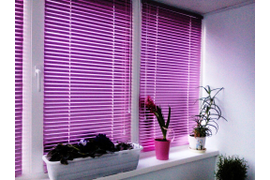 алюминиевые жалюзи на пластиковое окно