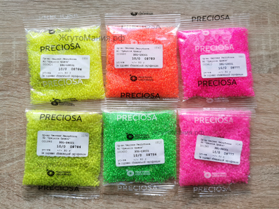 БИСЕР PRECIOSA 10/0 - 50г - 08777 ПРОЗРАЧНЫЙ С РОЗОВОЙ ЛИНИЕЙ ВНУТРИ (НЕОНОВЫЙ)