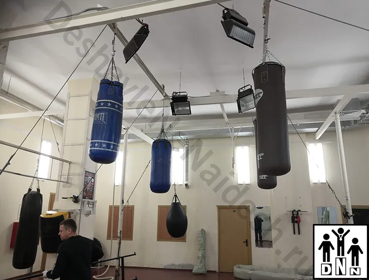 Монтаж ринга на помосте