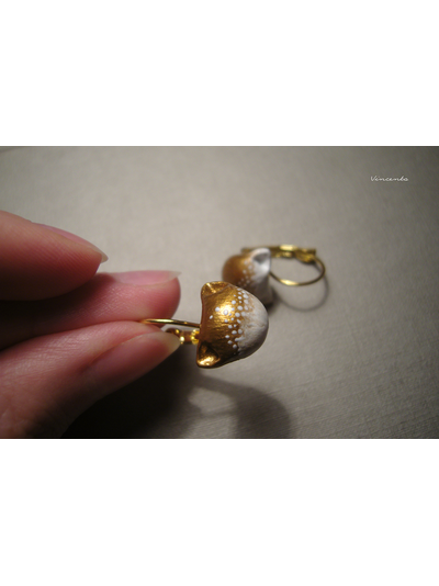 Миниатюрные серьги "Золотые Котики" с авторской росписью