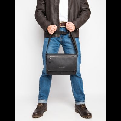 Кожаная мужская сумка Caltrano black (арт. 5067-01)