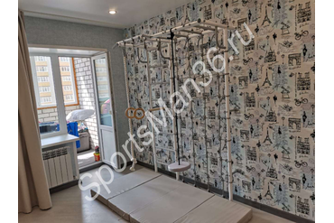 "РОКИ С РУКОХОДОМ" (ВЯЗ. СЕТКА), цвет бело-серый, лиана мягкая серая, мат 2х1х0,1 складной, цвет  пастель. Замена пластиковых гимнастических колец на деревянные.