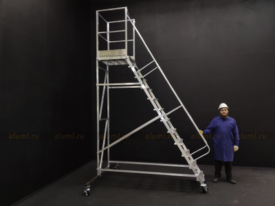 Лестница с площадкой ЛС, лестница с платформой, площадка передвижная, вышка-стремянка, стремянка пед