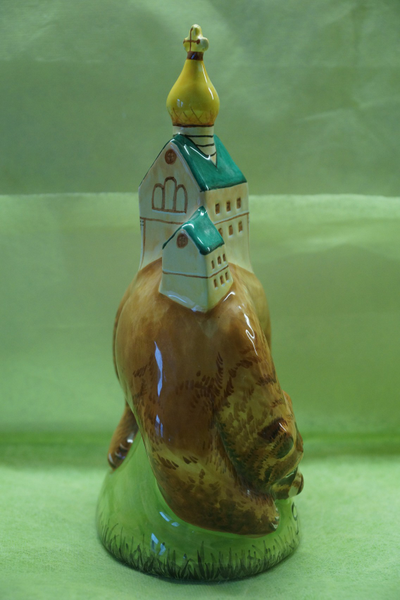 Медведь и город (большой)