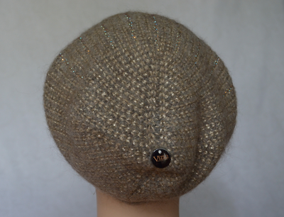 zimnyaya-shapka-s-ukrasheniyami-vizio-italiya-6950-cy-orekhovaya