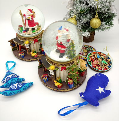 Большой Новогодний снежный шар музыкальный "У камина" 19*16*16см, (Два типа)