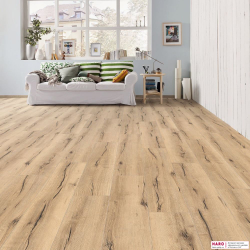 Декор ламината Haro Tritty 100 Campus Дуб Италика кремовый 532060 в интерьере гостиной