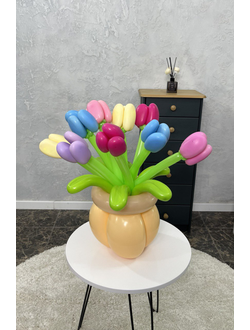 Корзинка с тюльпанами