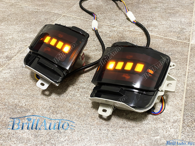 Противотуманки Toyota Land Cruiser 200 бегающие LED черные