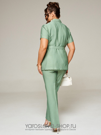 Женский льняной костюм мятного цвета