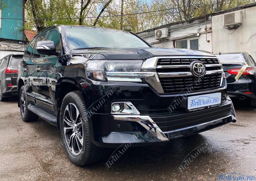 Рестайлинг Land Cruiser 200 из 2012 в 2021 Lounge