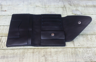 Набор кожаных аксессуаров с тиснением