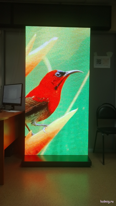 Светодиодный пилон (P4) 960x0,11x1,98m