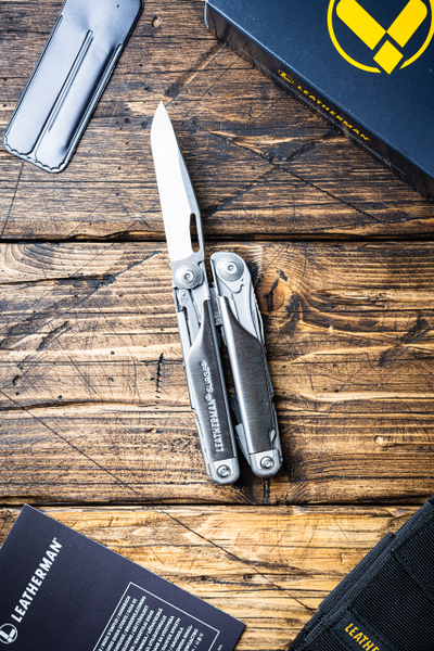Leatherman Surge с чехлом на кнопке