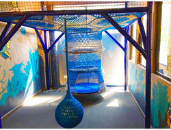 Вязаный игровой лабиринт «Красочные сети «Улей»