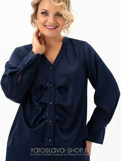 Нарядный брючный костюм в синем цвете