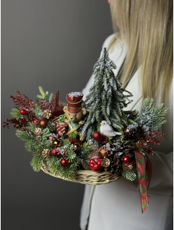 Новогодняя композиция  с мишкой ,птичкой