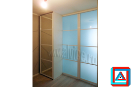 ФОТО 10 - шкаф слева с зеркальной дверью