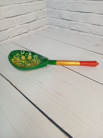 Деревянная столовая ложка Ландыш 190*60 мм зеленый фон
