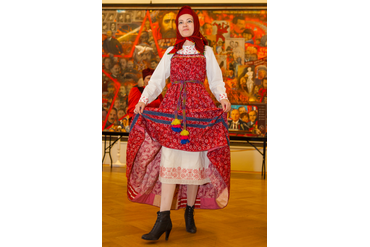 Северный сарафан. Народный коллектив студии традиционного костюма «Русские начала» 