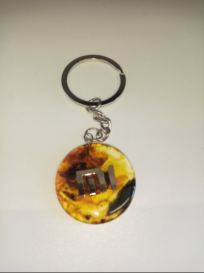 Брелок из натурального янтаря " Xiaomi"
