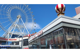 Воздушные шары из стеклопластика. Оформление фасада здания.