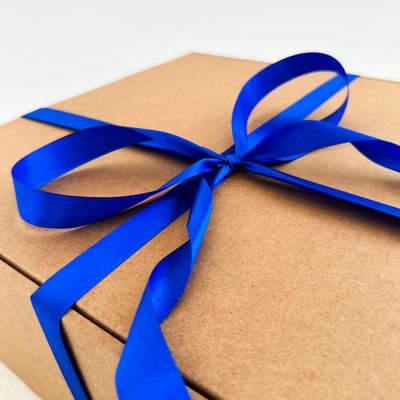 3 штуки - Подарочная коробка GILEV 32х32х12см с наполнителем и синей лентой