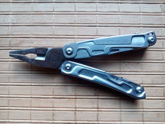 Мультитул Leatherman Rev