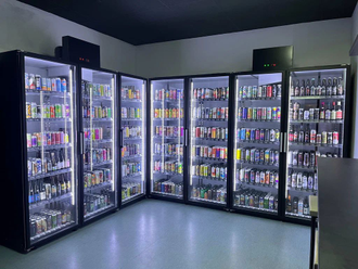 Холодильная камера универсальная на 3 стелянных двери Коловрат 3