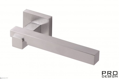 Дверная ручка Venezia Unique "CODA BICOLORE" матовый хром / полированный хром