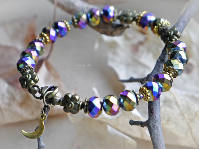 Браслет "Кристаллы осеннего волшебства" с месяцем и цветами