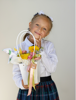 Цветочная композиция учителю / воспитателю № 862