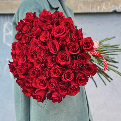 Букет из 51 красной розы 70 см