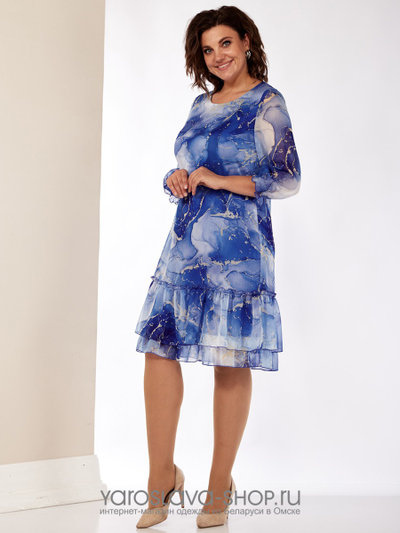 Женское платье с мраморным рисунком синего цвета