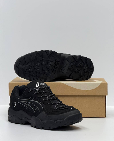 Asics Gel-Pickax Triple Black
