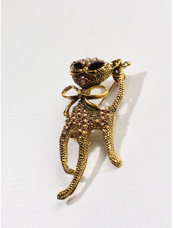 Брошь "Кот в  стразах "  желтый металл